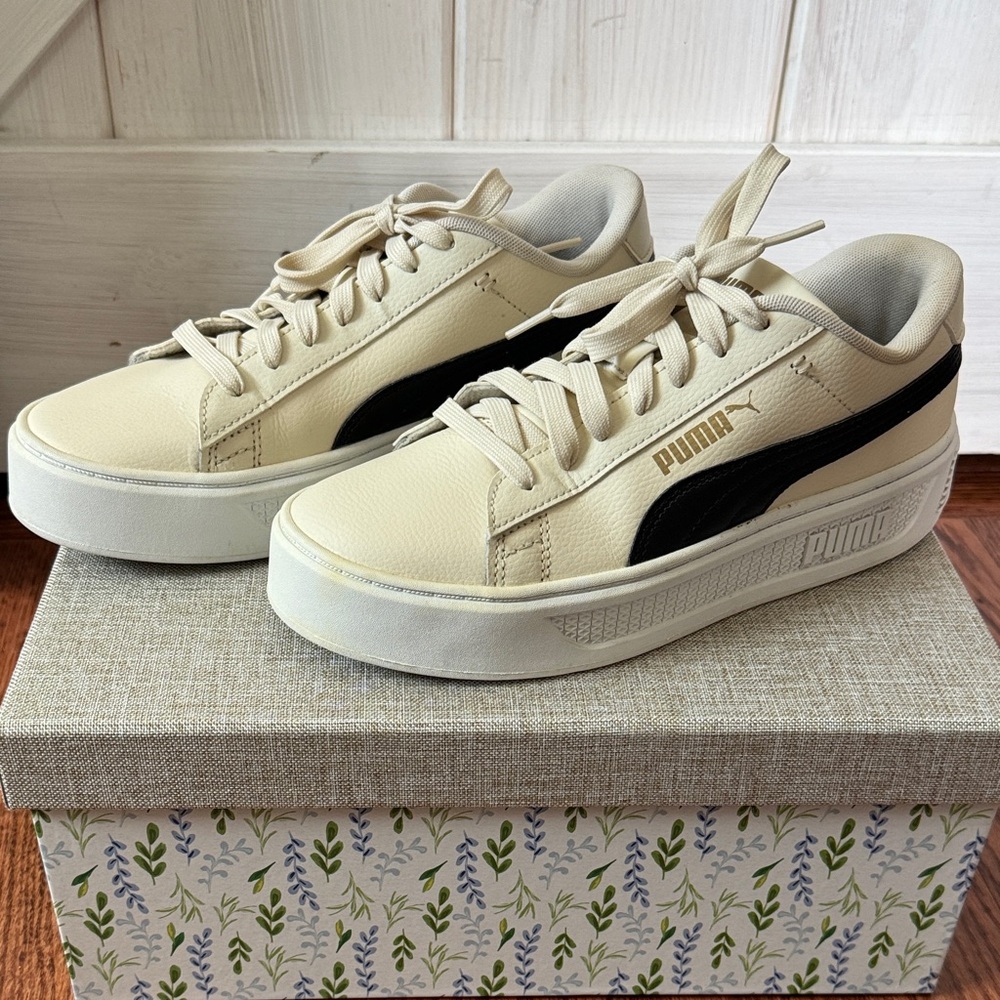 Puma Cream and Black Sneakers